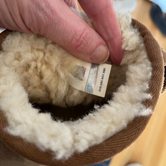 UGG Classic Mini II Genuine Shearling Lined Boot (Women) Size 7 Chestnut Suede - Picture 11 of 11